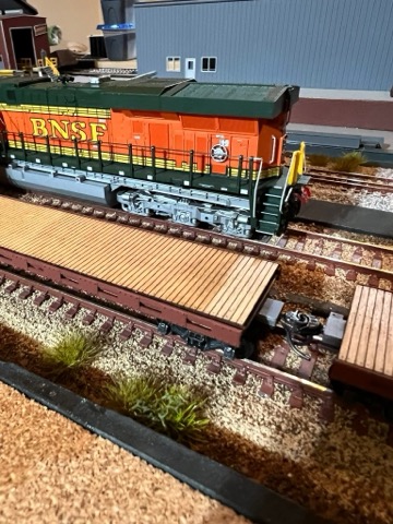 BNSF H2 Rear Quarter Flatcars