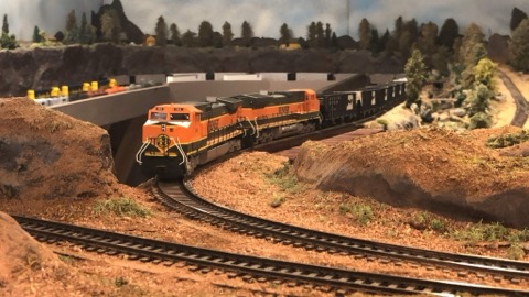 BNSF H2 Pair Tunnel Gondolas