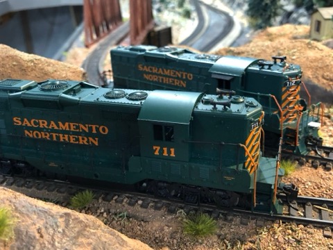Sacramento Northern GP9 711 712
